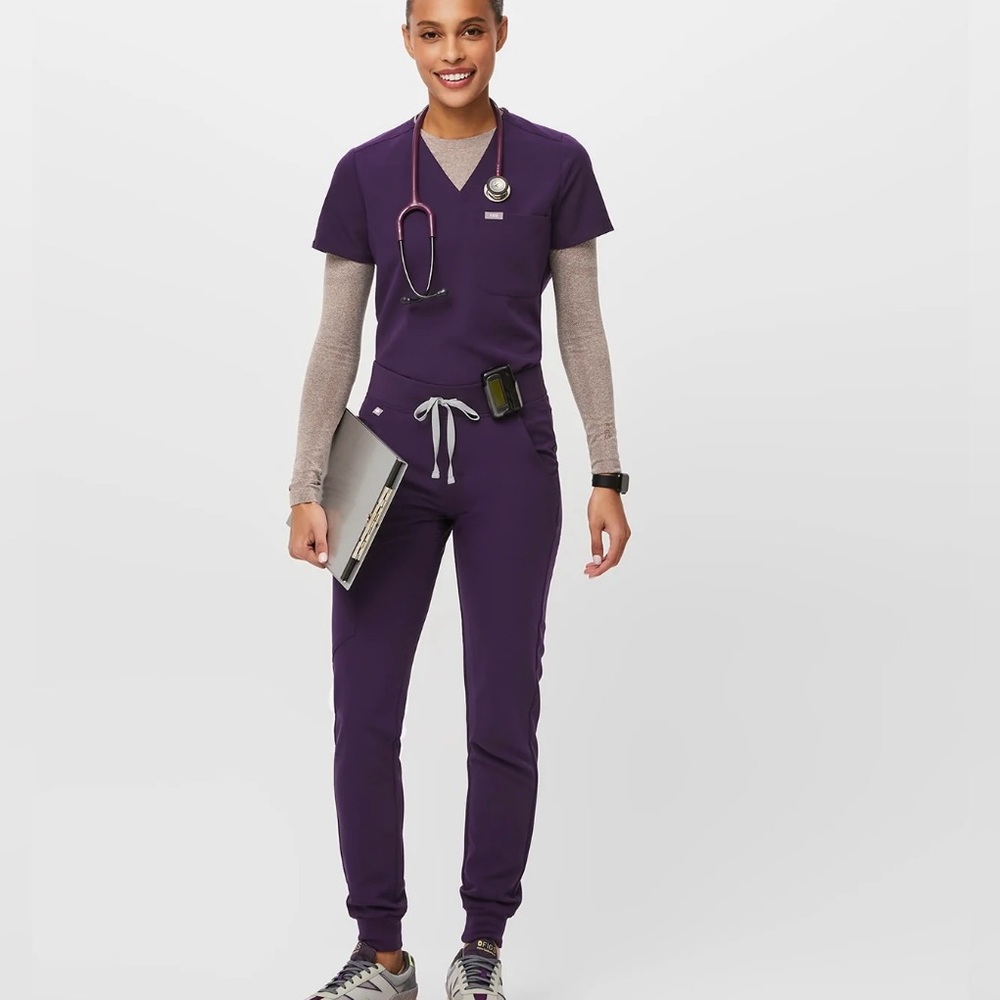 Figs petite scrub set limited edition color PURPLE JAM